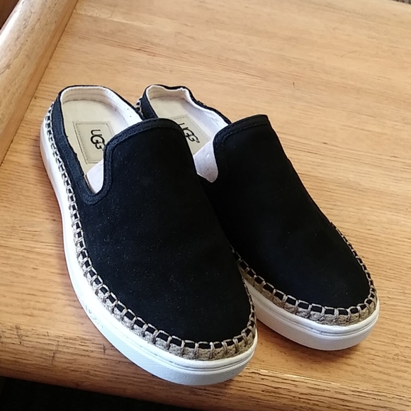 UGG Shoes - Ugg slippers